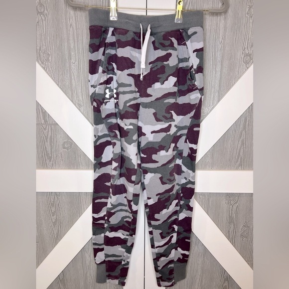 B5.14 Under Armour Boy's Rival Printed Camo Joggers Sweatpants YXL - Picture 1 of 8